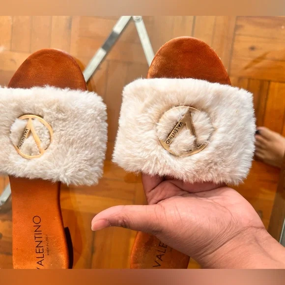 VLogo Valentino Sandals for
Women - Vestiaire Collective - Picture 4 of 9